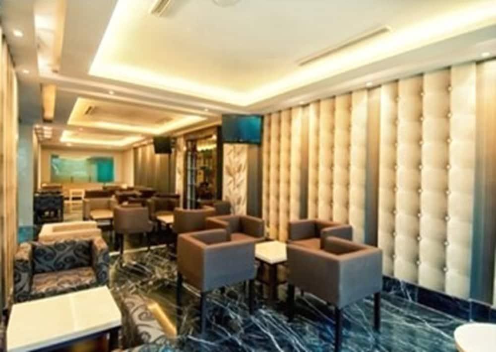 Grand Sakura Hotel Медан Екстер'єр фото