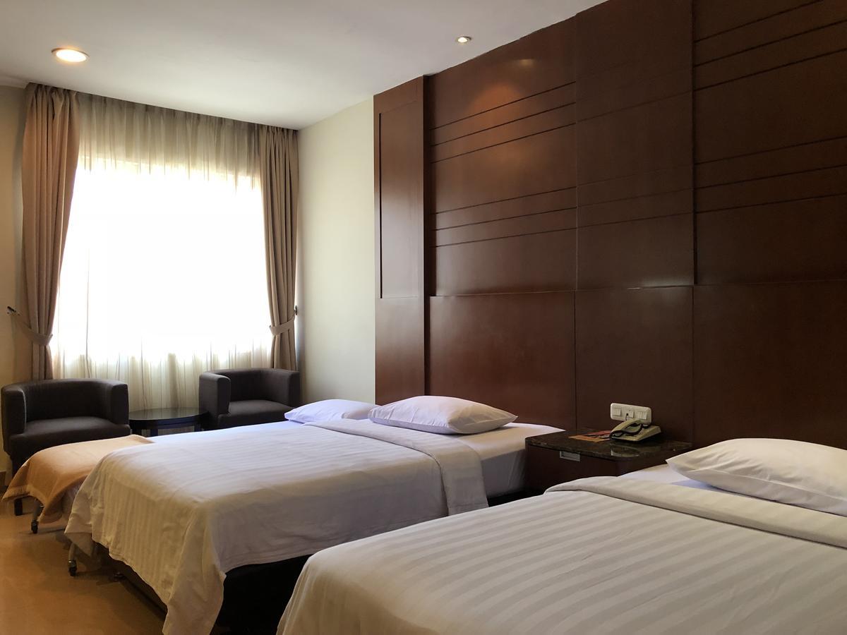 Grand Sakura Hotel Медан Екстер'єр фото