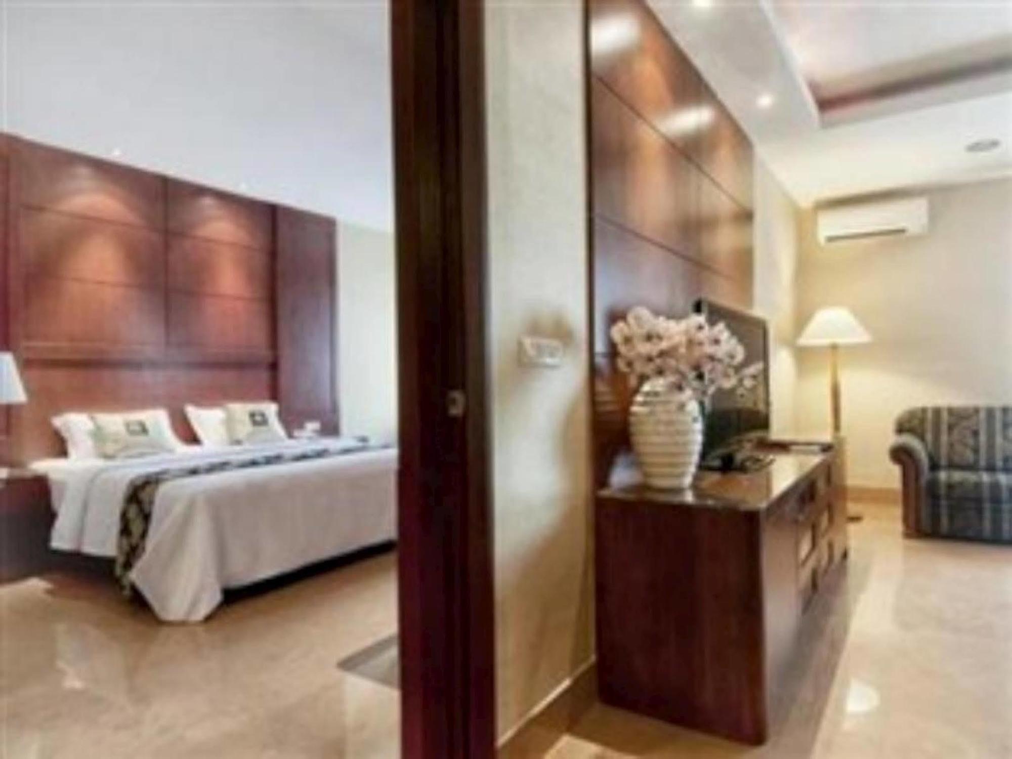 Grand Sakura Hotel Медан Екстер'єр фото