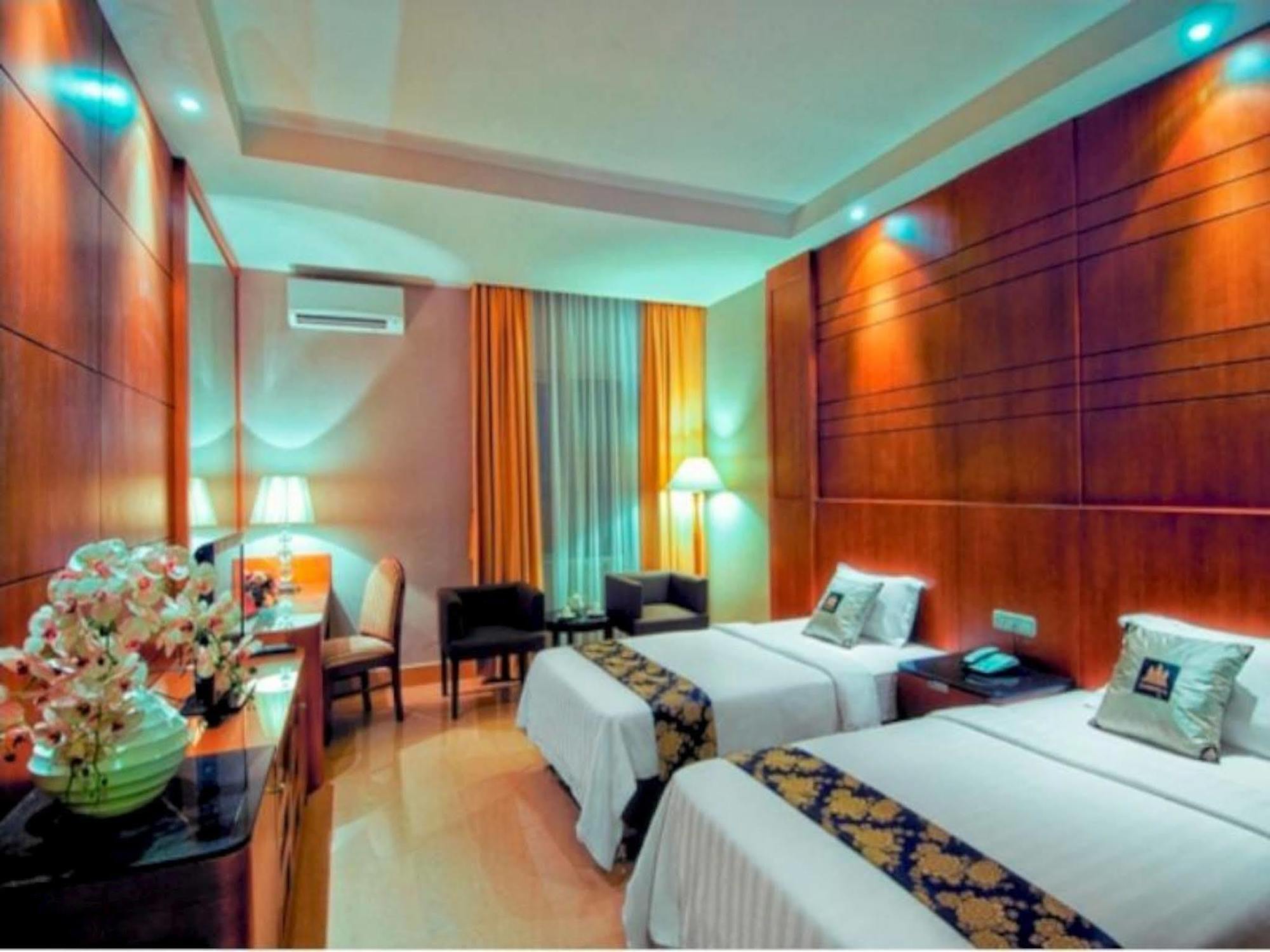 Grand Sakura Hotel Медан Екстер'єр фото